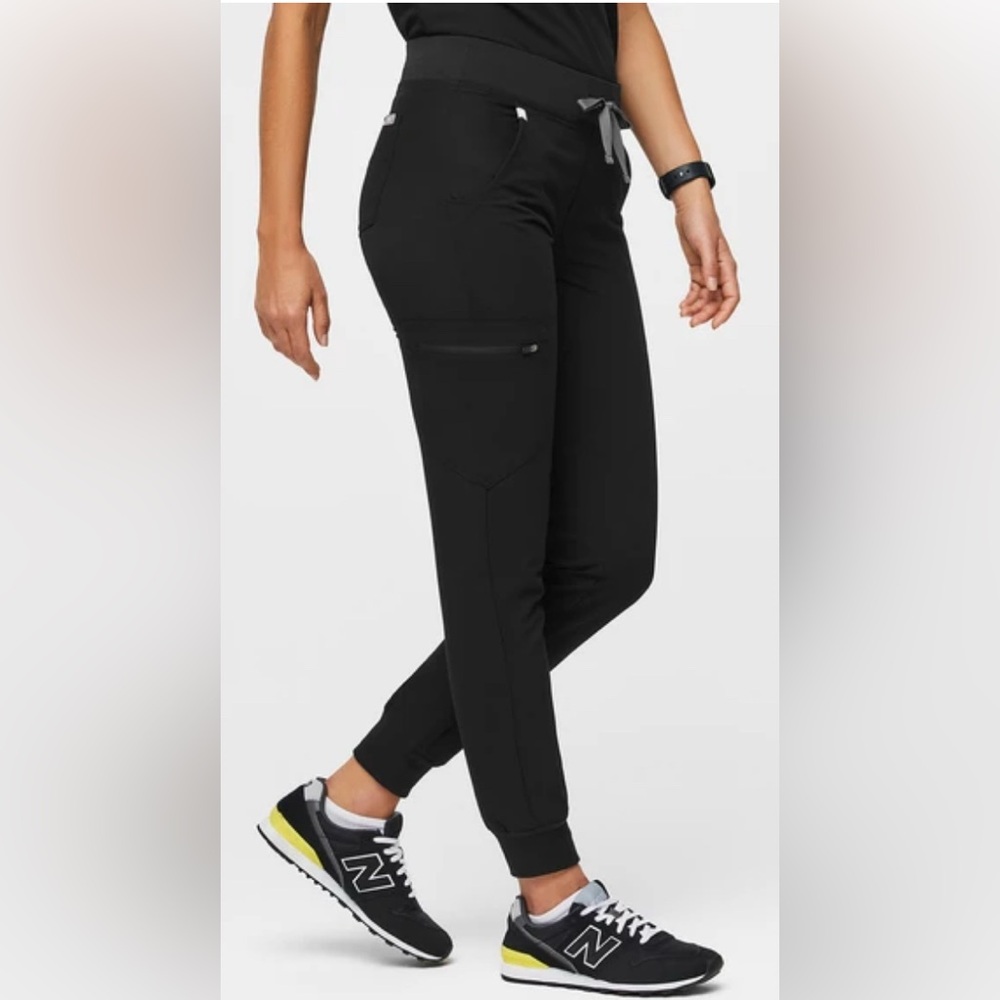 Figs Black Zamora Jogger Scrub Pants, Size M, NWT